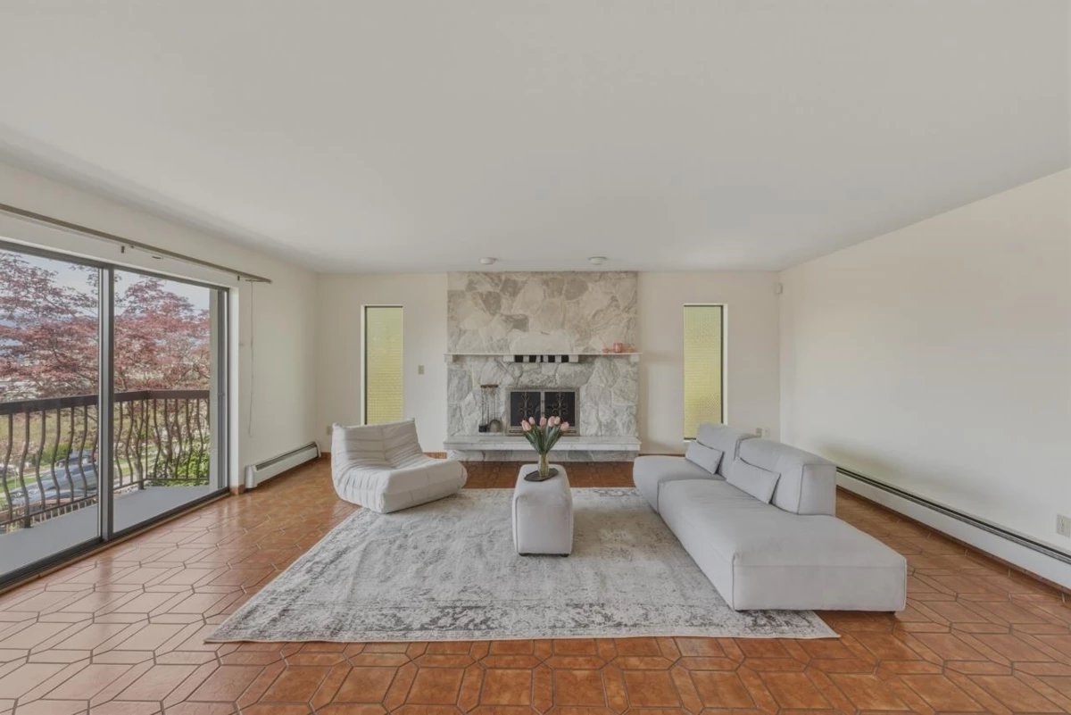 Family Room Photo of 370 N Kootenay Street, Vancouver, BC