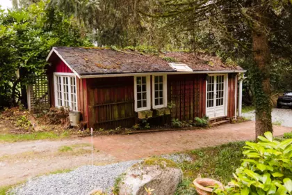 Garden / Landscaping Photo of 2572 Miles Road, Roberts Creek, BC