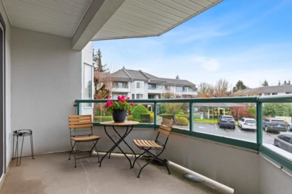 Front Yard Photo of 246 2451 Gladwin Road, Abbotsford, BC