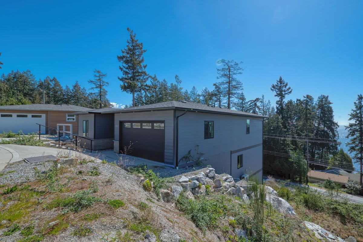 Family Room Photo of 5957 Barnacle Place, Sechelt, BC