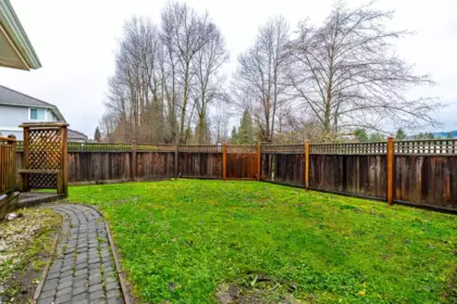 Garden / Landscaping Photo of 887 Riverside Drive, Port Coquitlam, BC