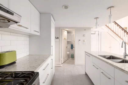 Guest Bathroom Photo of 607 22 E Cordova Street, Vancouver, BC