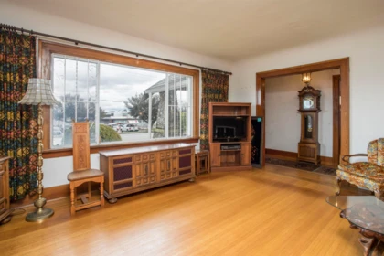910 Eighth Street, New Westminster, BC, New Westminster — Single Family Residence for sale