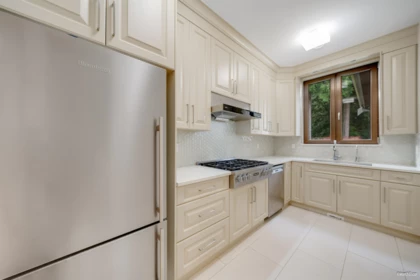 Primary Bathroom Photo of 2891 138 Street, Surrey, BC