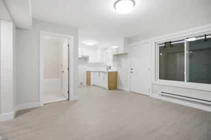 Entry Foyer Photo of 17156 1 Avenue, Surrey, BC