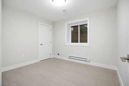 Hallway Photo of 17156 1 Avenue, Surrey, BC