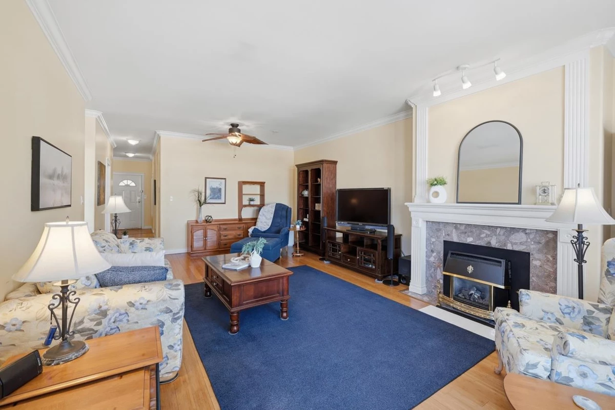 Family Room Photo of 301 20680 56 Avenue, Langley, BC