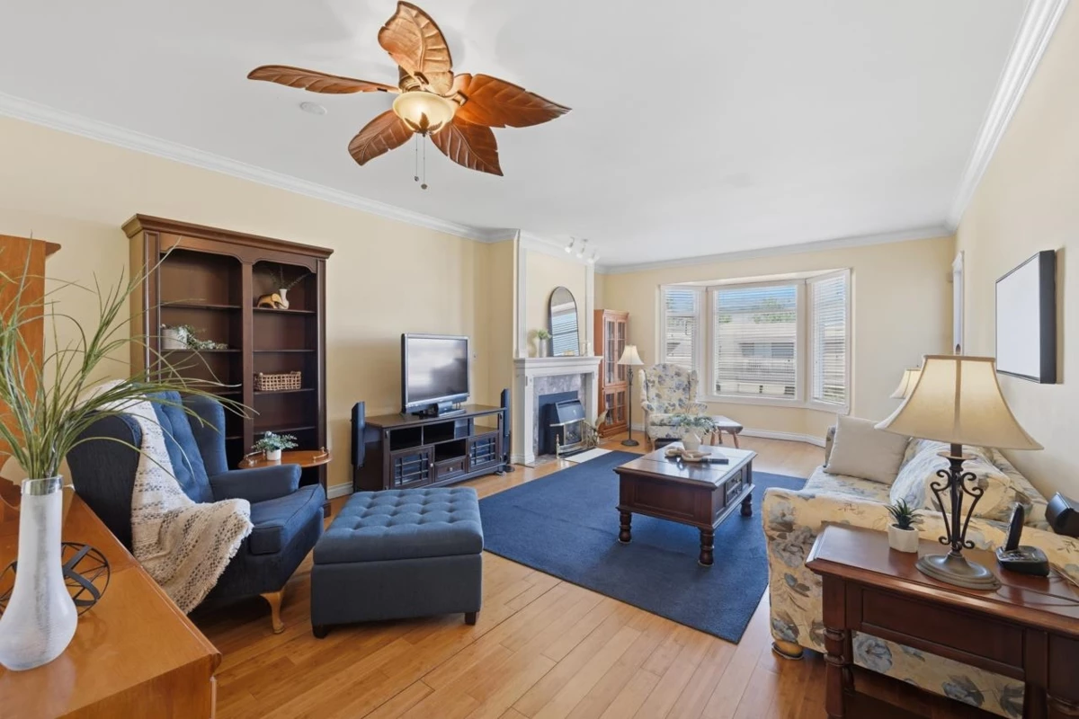 Living Room Photo of 301 20680 56 Avenue, Langley, BC