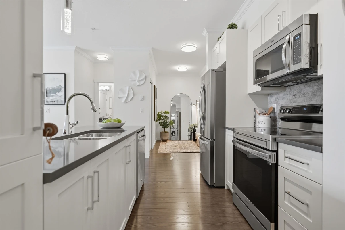 Dining Area Photo of 302 2855 156 Street, Surrey, BC