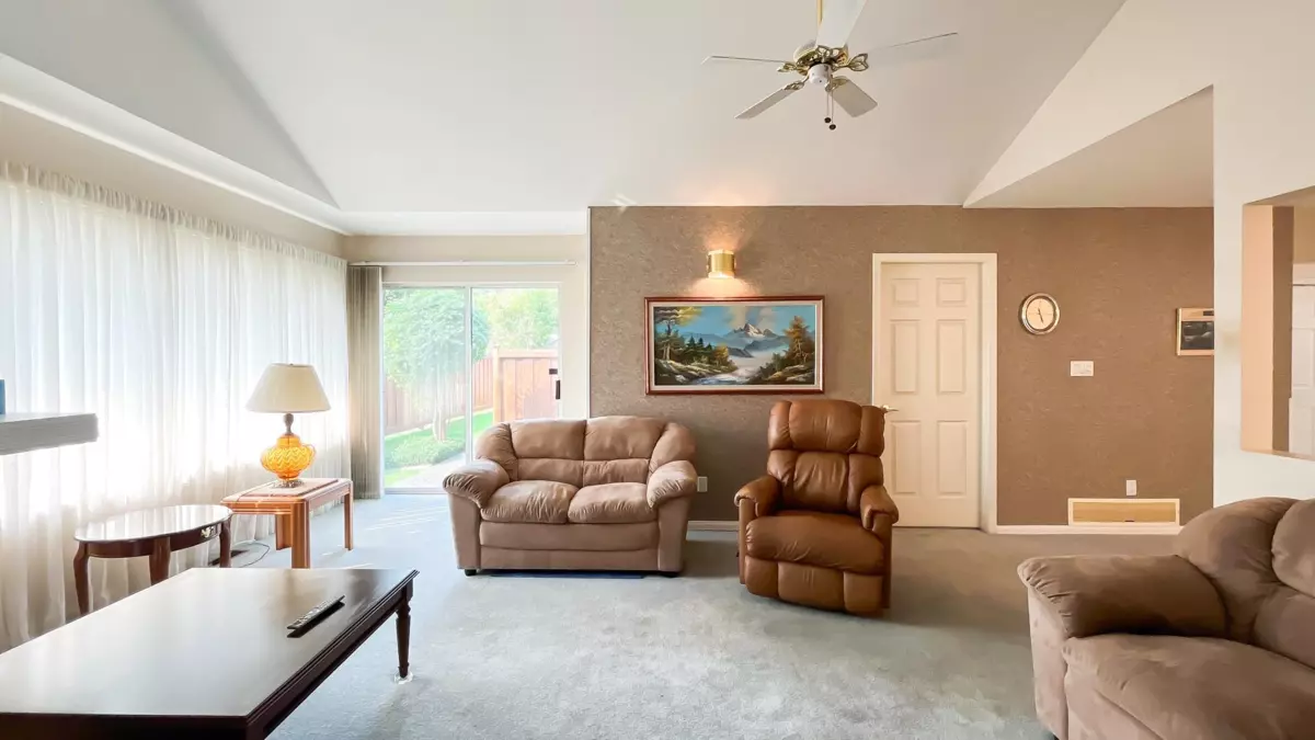 Dining Area Photo of 105 10172 141 Street, Surrey, BC