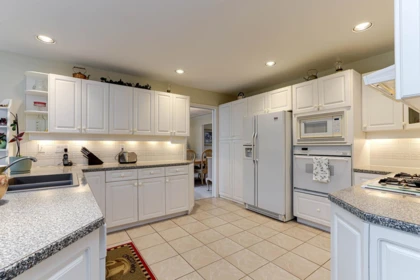 Walk-In Closet Photo of 1254 Pacific Drive, Tsawwassen, BC