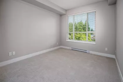 Entry Foyer Photo of 303 3192 Gladwin Road, Abbotsford, BC