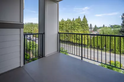 Front Yard Photo of 303 3192 Gladwin Road, Abbotsford, BC