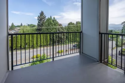 Garden / Landscaping Photo of 303 3192 Gladwin Road, Abbotsford, BC
