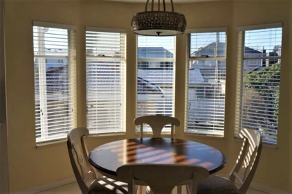 Breakfast Nook Photo of 122 W 43rd Avenue, Vancouver, BC