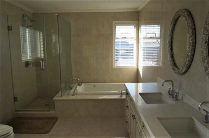 Guest Bathroom Photo of 122 W 43rd Avenue, Vancouver, BC