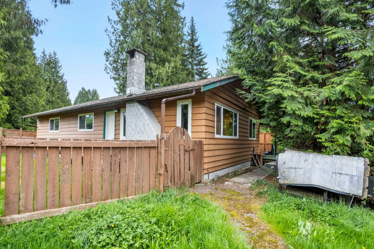 Family Room Photo of 11750 Fraserview Street, Maple Ridge, BC