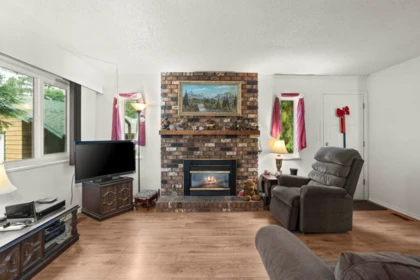 Breakfast Nook Photo of 11750 Fraserview Street, Maple Ridge, BC