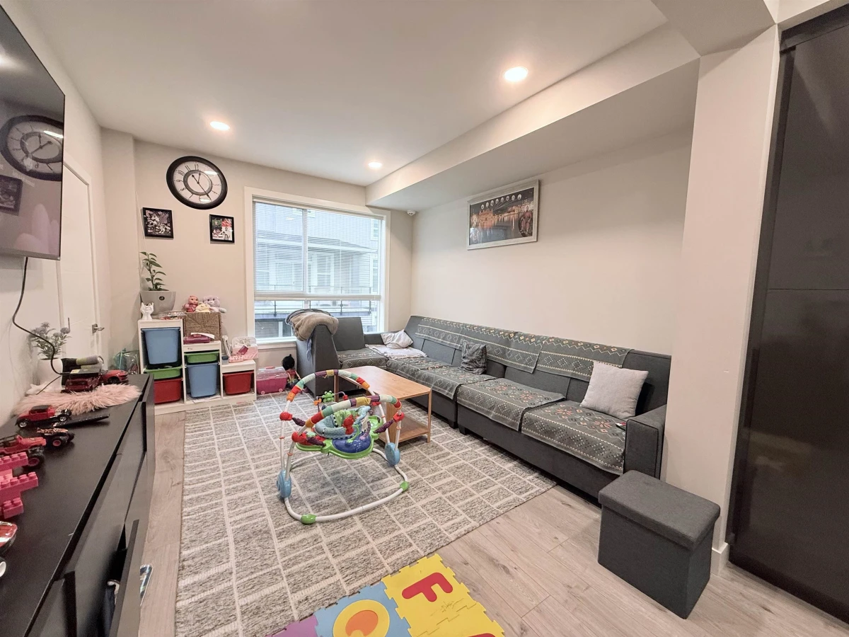 Dining Area Photo of 79 8413 Midtown Way, Chilliwack, BC