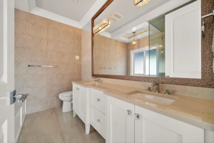 Guest Bathroom Photo of 5028 Maple Road, Richmond, BC