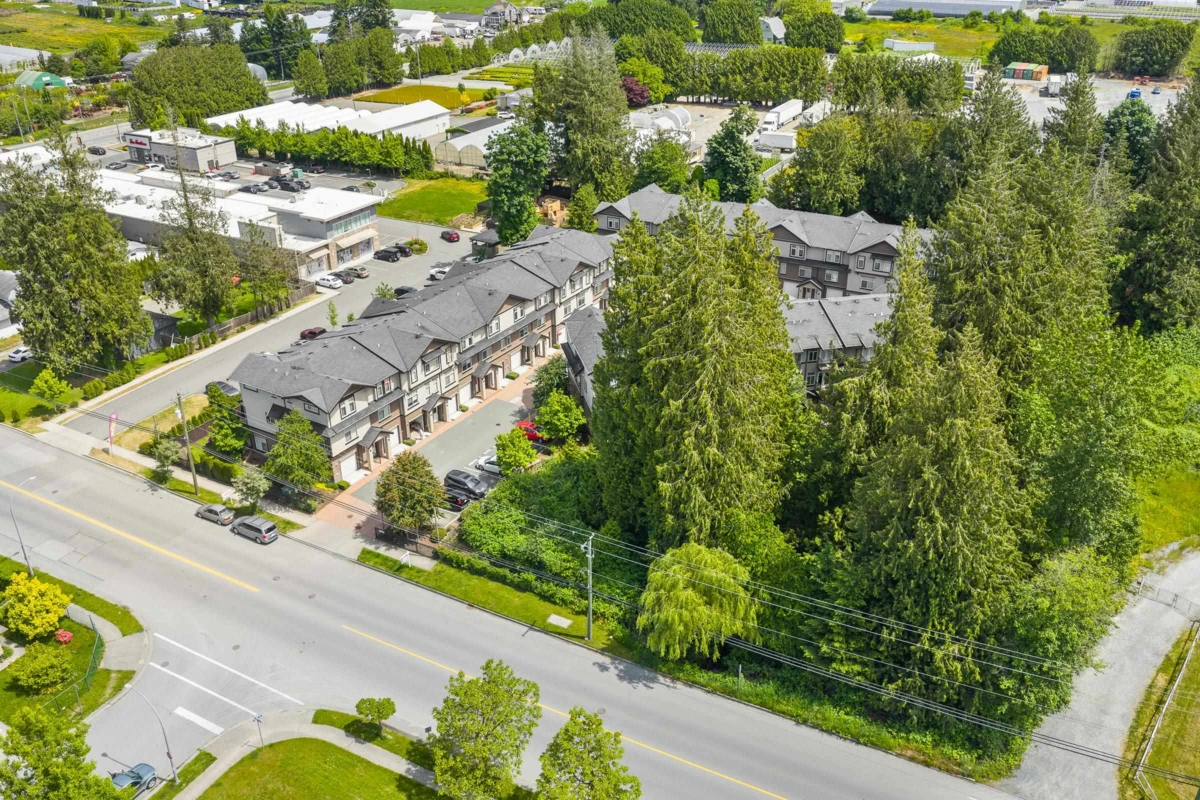 Living Room Photo of 6 2950 Lefeuvre Road, Abbotsford, BC