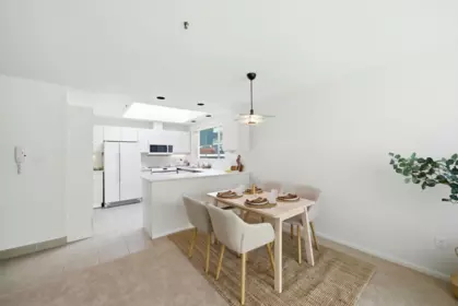Breakfast Nook Photo of 205 565 17th Street, West Vancouver, BC