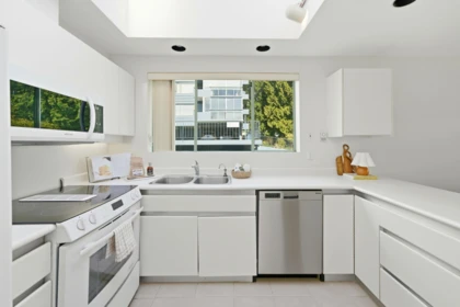 205 565 17th Street, West Vancouver, BC, West Vancouver — Apartment/Condo for sale