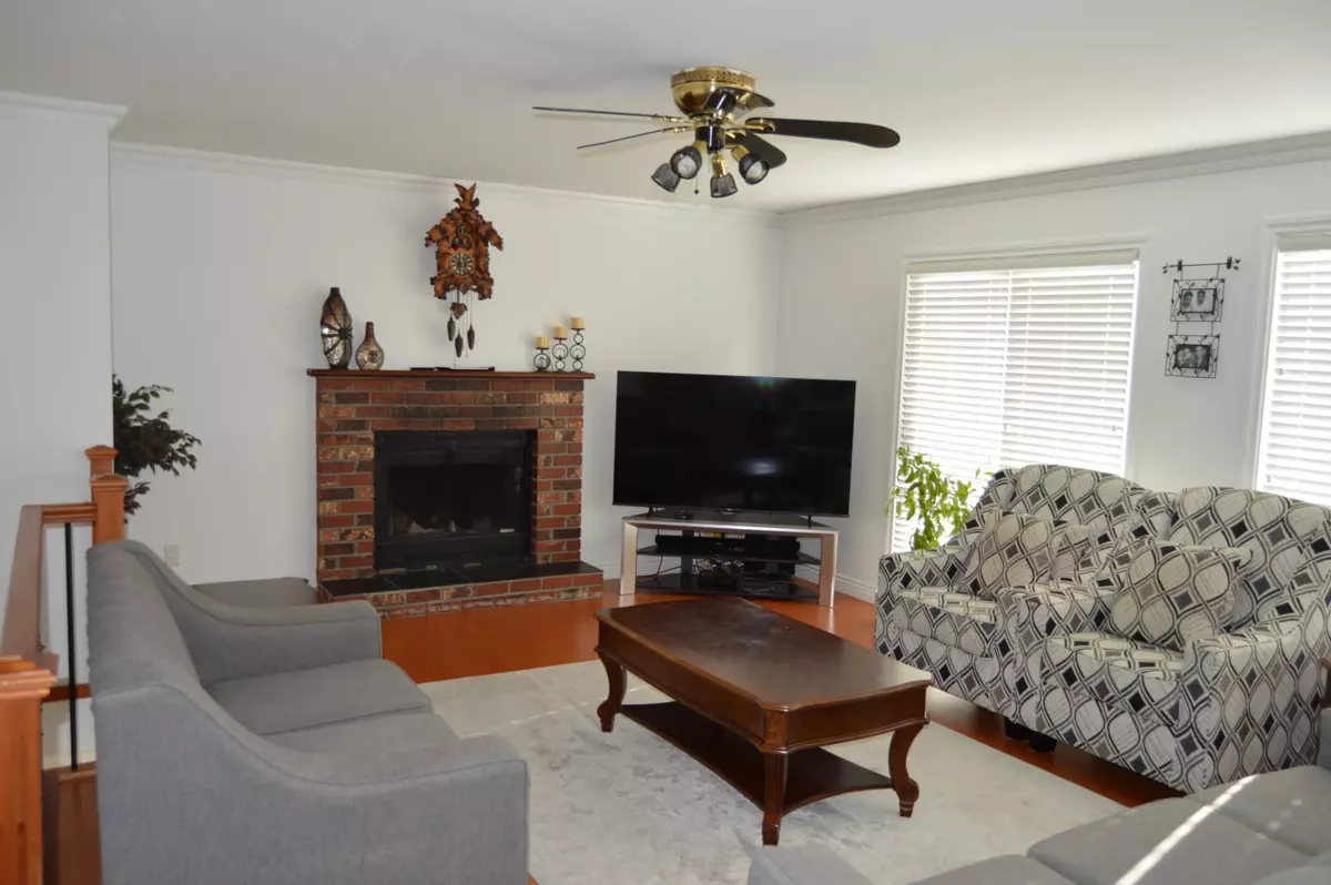 Family Room Photo of 11275 72 Avenue, Delta, BC