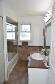 Powder Room Photo of 11275 72 Avenue, Delta, BC