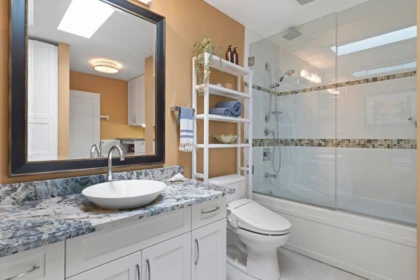 Hallway Photo of 304 1777 W 13th Avenue, Vancouver, BC