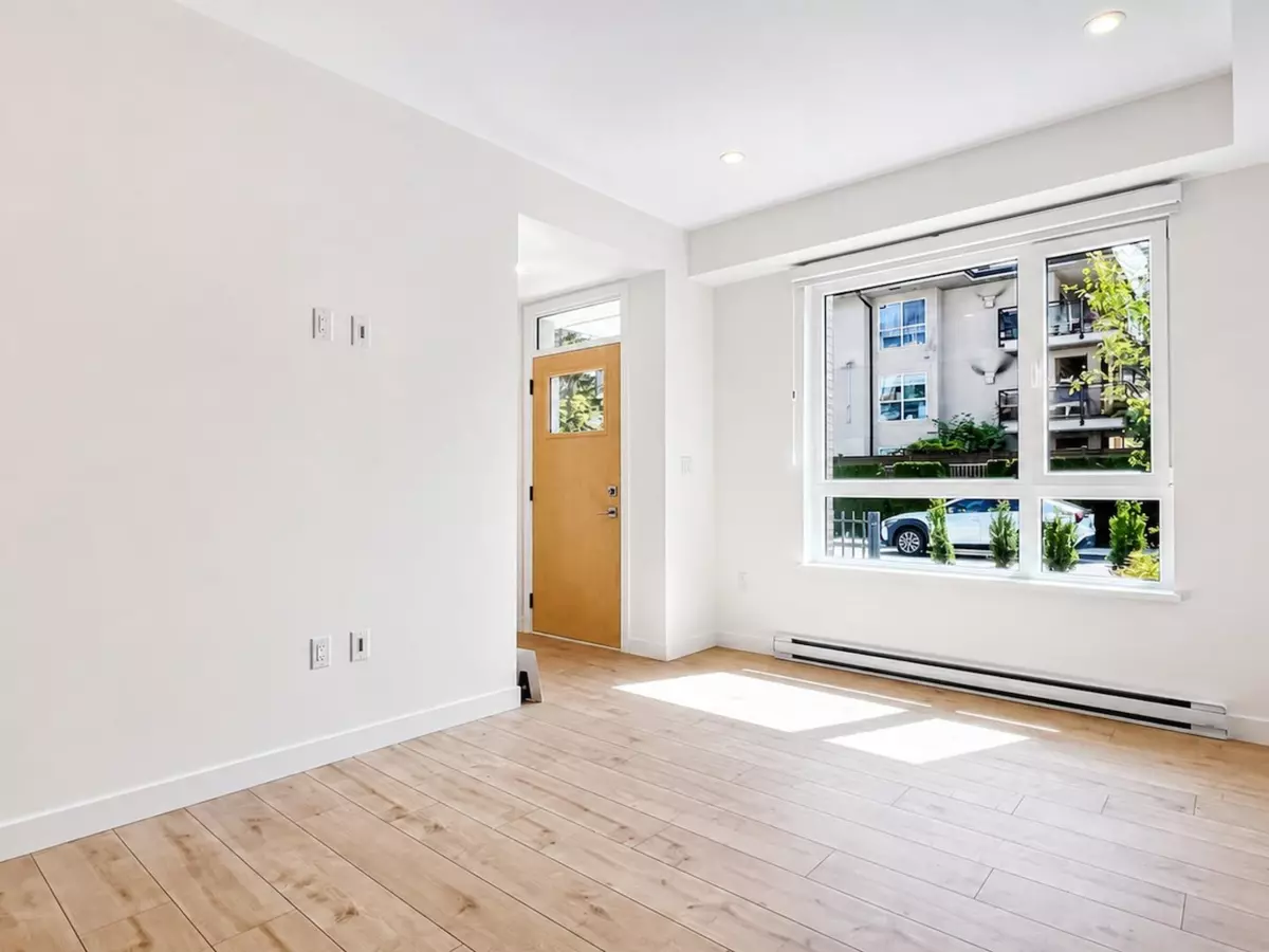 Dining Area Photo of 117 13777 75a Avenue, Surrey, BC