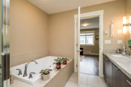 Hallway Photo of 32 30748 Cardinal Avenue, Abbotsford, BC