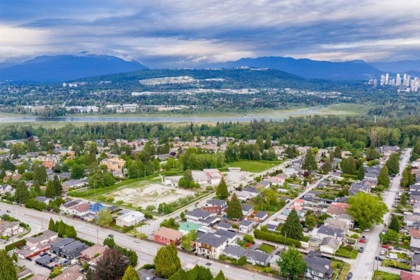 Front Yard Photo of 2 6740 Canada Way, Burnaby, BC