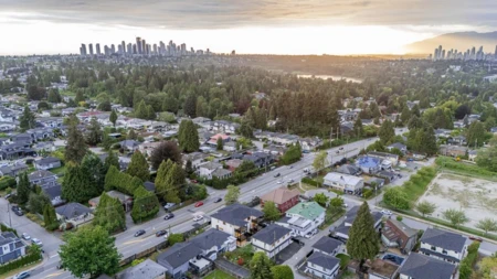 Hot Tub / Spa Photo of 2 6740 Canada Way, Burnaby, BC