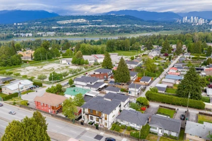 Outdoor Patio Photo of 2 6740 Canada Way, Burnaby, BC
