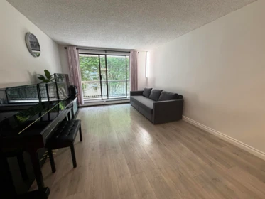 233 8460 Lansdowne Road, Richmond, BC, Richmond — Apartment/Condo for sale