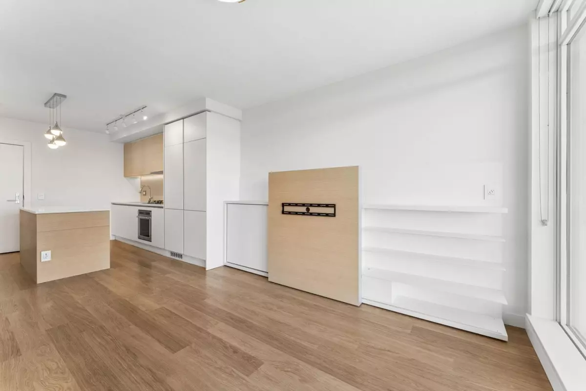 Family Room Photo of 1808 525 Foster Avenue, Coquitlam, BC