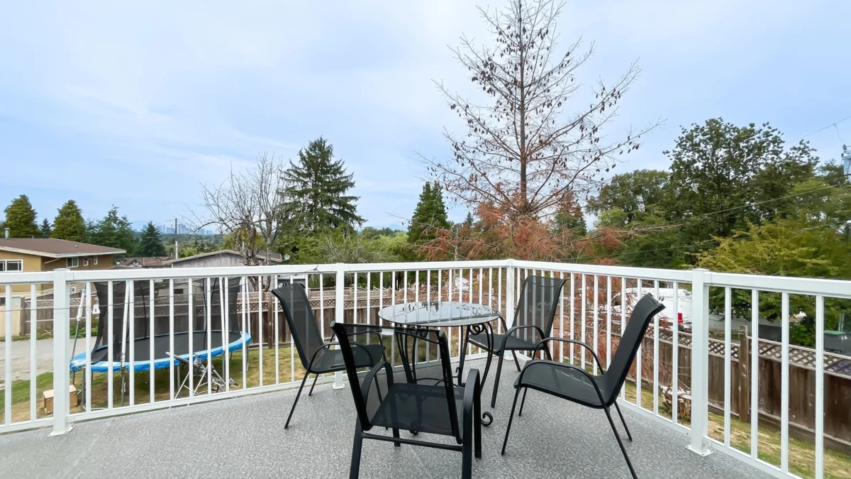 Family Room Photo of 14171 77a Avenue, Surrey, BC