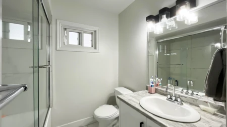 Kitchen Photo of 14171 77a Avenue, Surrey, BC