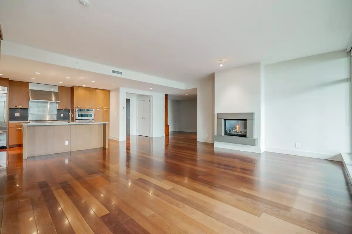 Dining Area Photo of 502 3335 Cypress Place, West Vancouver, BC