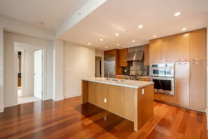 Kitchen Island Photo of 502 3335 Cypress Place, West Vancouver, BC