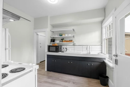 Kitchen Photo of 3425 W 8th Avenue, Vancouver, BC