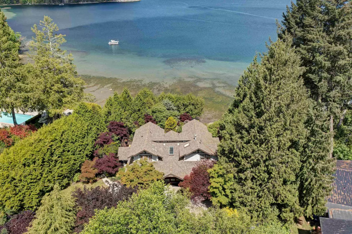 Family Room Photo of 6480 Shoreline Place, Sechelt, BC