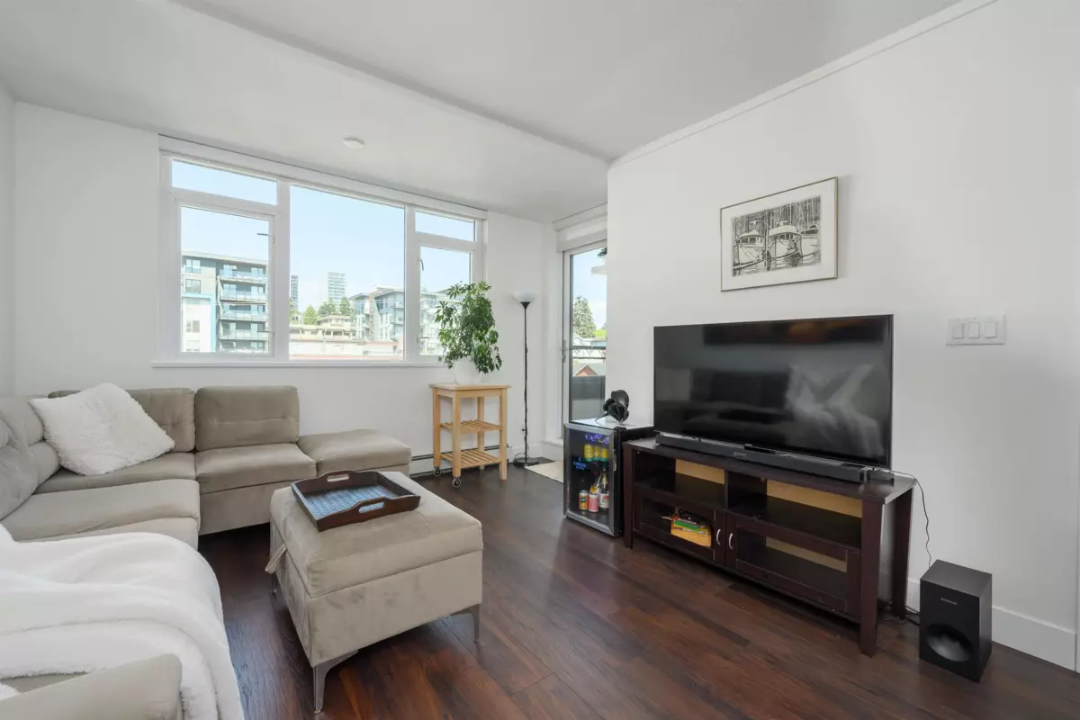 Dining Area Photo of 504 131 E 3rd Street, North Vancouver, BC