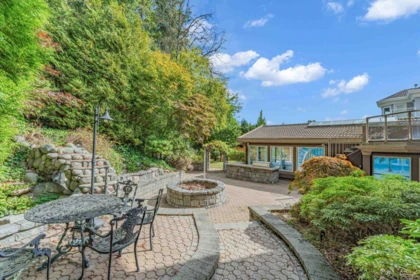 Breakfast Nook Photo of 1729 Hampton Drive, Coquitlam, BC