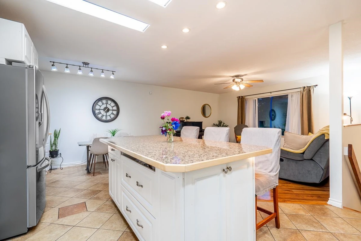 Family Room Photo of 26680 33 Avenue, Langley, BC
