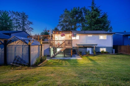 Swimming Pool Photo of 26680 33 Avenue, Langley, BC