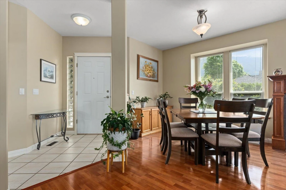 Family Room Photo of 10303 Royalwood Boulevard, Rosedale, BC