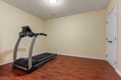 Basement Recreation Room Photo of 10303 Royalwood Boulevard, Rosedale, BC