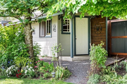 Hot Tub / Spa Photo of 10303 Royalwood Boulevard, Rosedale, BC